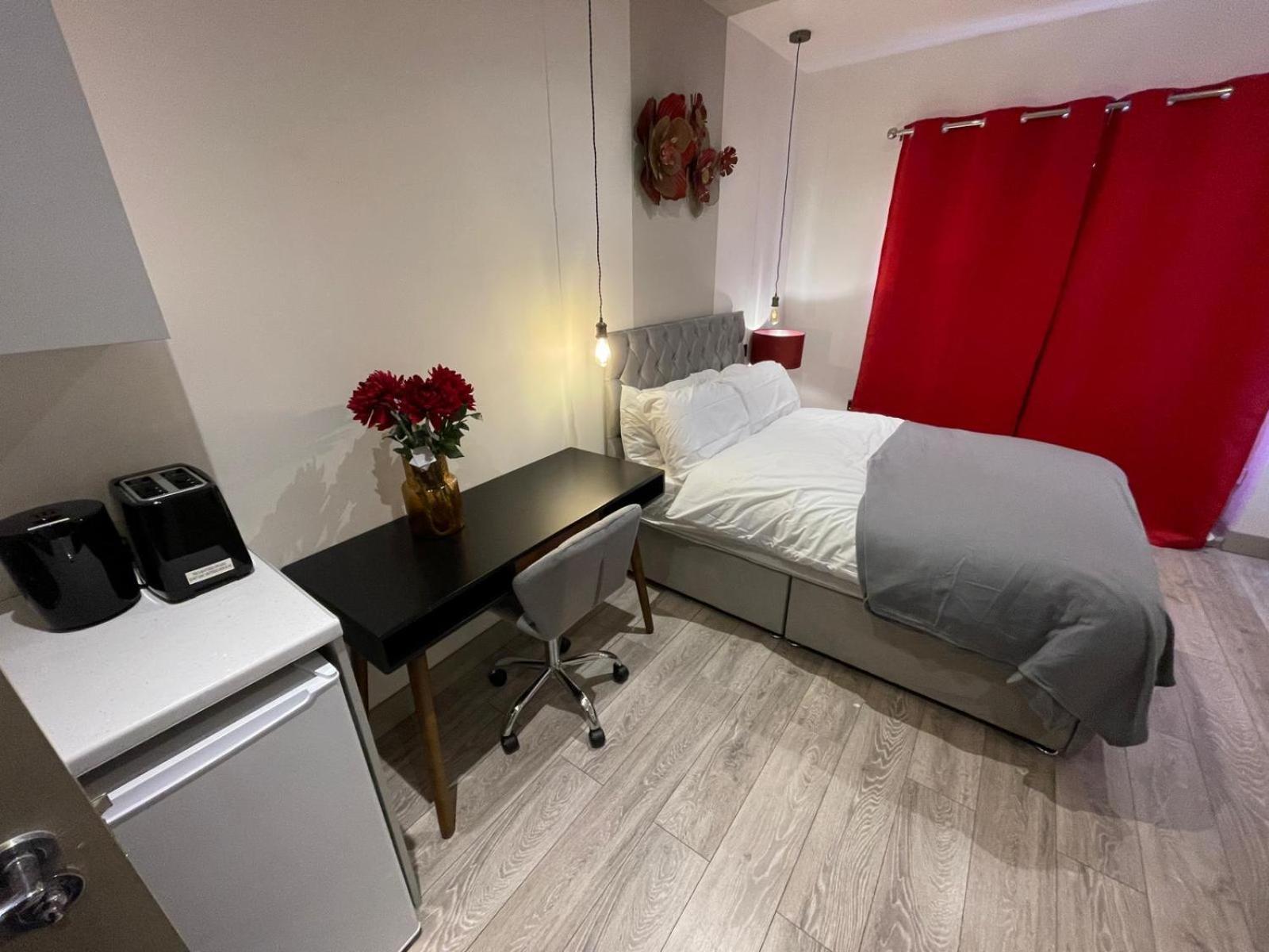 Guest house Letzi Premium Cozy Retreat Private En-suite Rooms, Wembley *